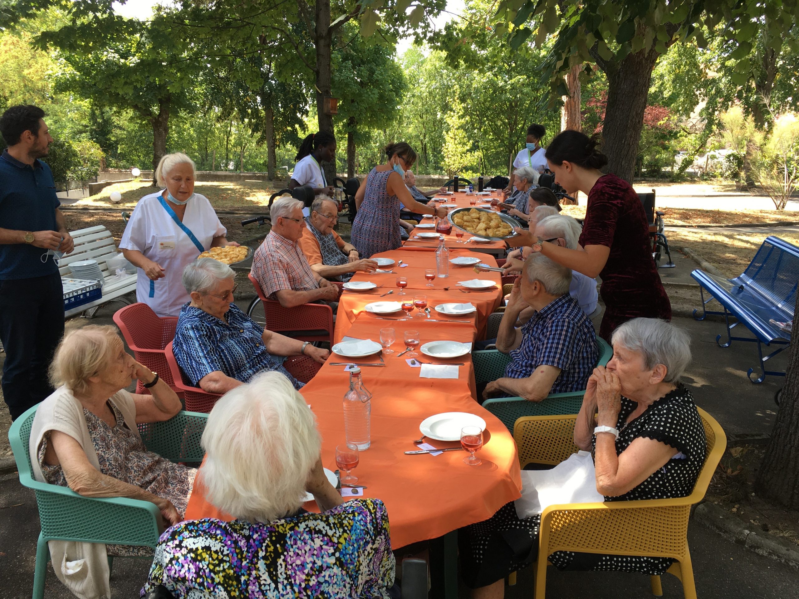 Barbecue avec les résidents du 4ème étage