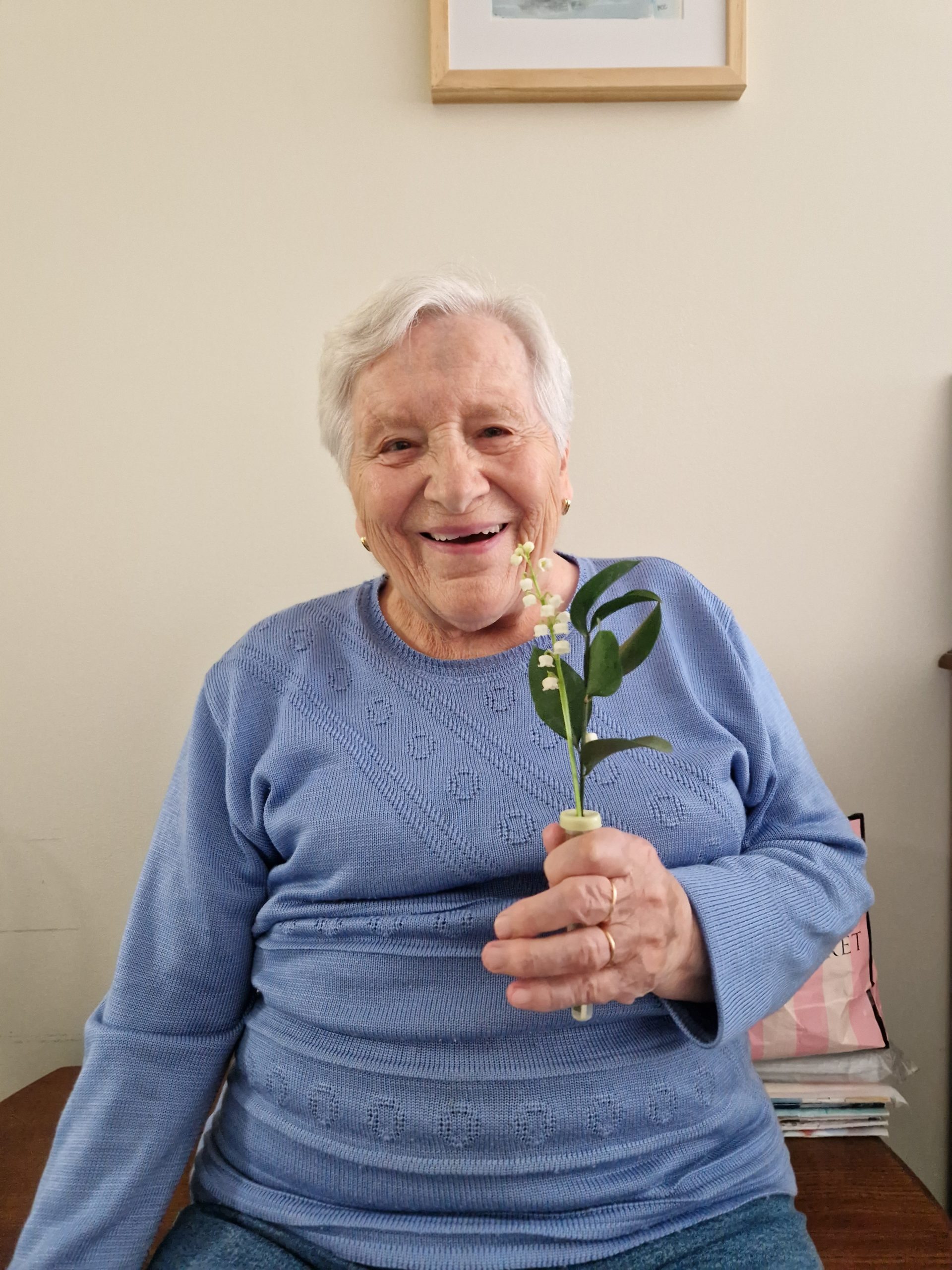 Distribution du muguet pour le 1er mai