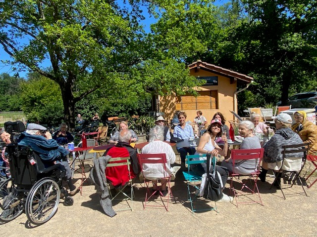Sortie des résidents de l’UPDP au parc Croix-Laval à Saint Genis Laval