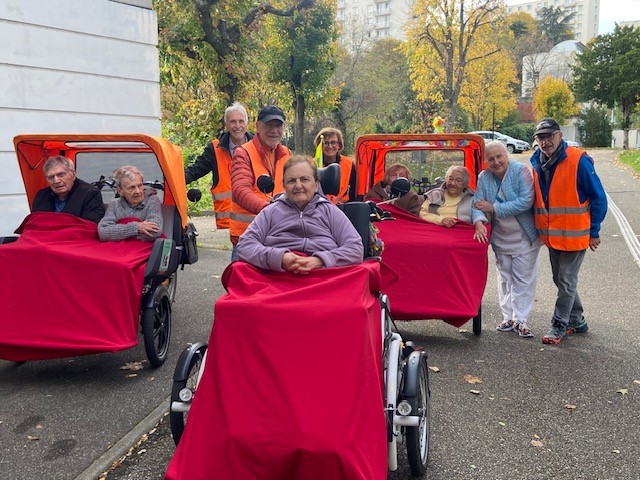 Tours de vélo avec l&rsquo;association A vélo sans âge