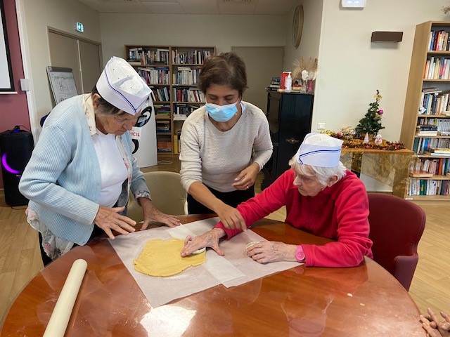 Préparation de sablés de Noël