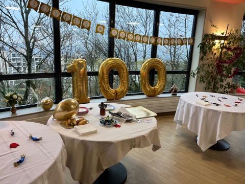 Une résidente célèbre ses 100 ans entourée des siens