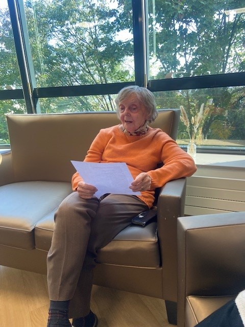 La lecture de poèmes : une parenthèse de douceur et d&rsquo;émotion