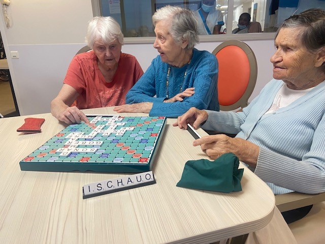 Les jeux de société : un moment de plaisir et de liens