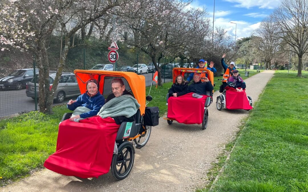 Tours de vélo avec l&rsquo;association A vélo sans âge