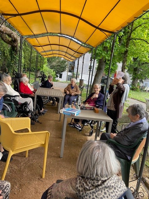 Jeux dans le parc : le plaisir de partager en plein air